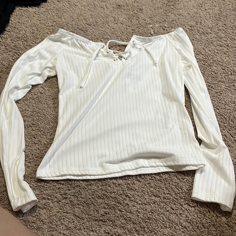 From Rue21 size M. Never worn.